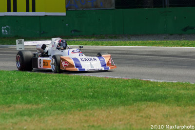 F2