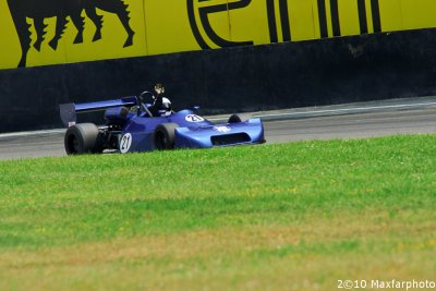 F2
