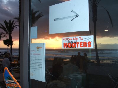 Hooters Sunset