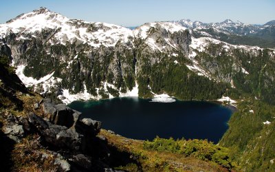 Views of Mt Burman and Schjelderup Lake