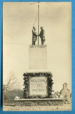 OK Skedee Osage Indian Monument 1920's.jpg