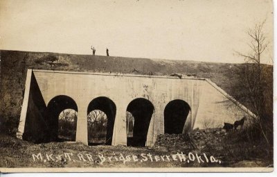 OK Sterrett MK&T Katy Railroad Bridge.jpg