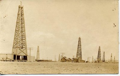 OK Tulsa Oil Wells a.jpg