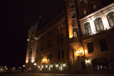 le chateau frontenac at night