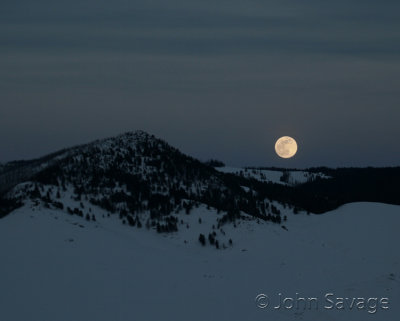 Moon over the Lamar valley