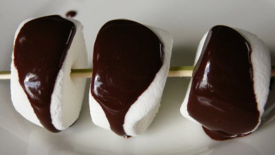 chocolate dipped marshmallows
