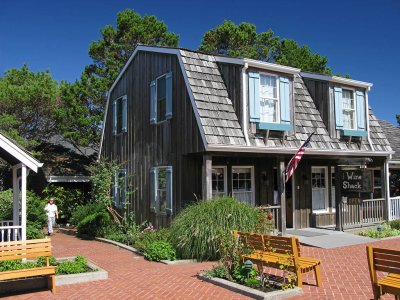 Cannon Beach courtyard