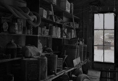 Garage (low contrast)