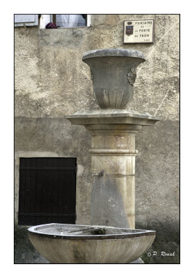 Fontaine de la Porte du Tron - 5284