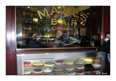 Maxie's Bar - 1216