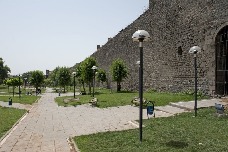 Diyarbakir June 2010 7666.jpg