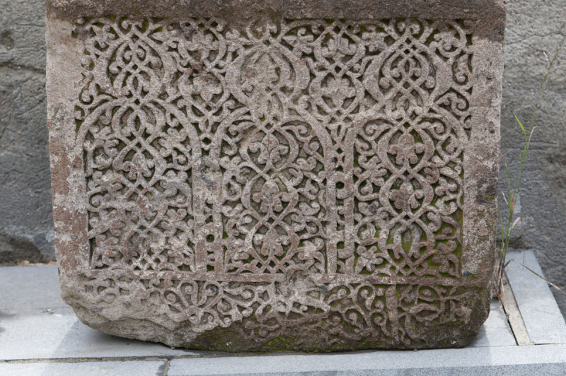 Ahlat June 2010 8594.jpg