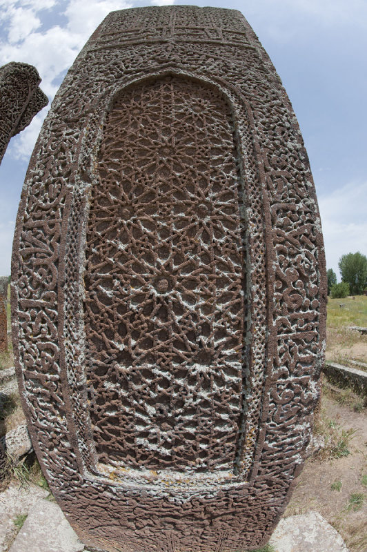 Ahlat June 2010 8656.jpg