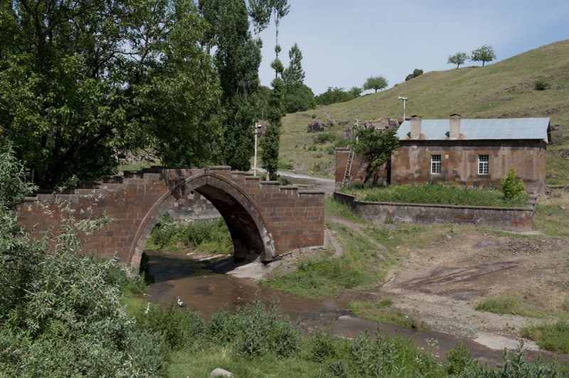 Ahlat June 2010 8727.jpg