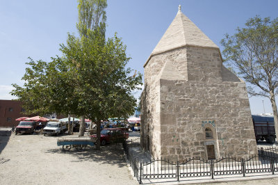 Konya Fakih Dede mausoleum 3851.jpg