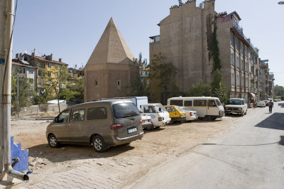 Konya Karaaslan Mausoleum 3959.jpg