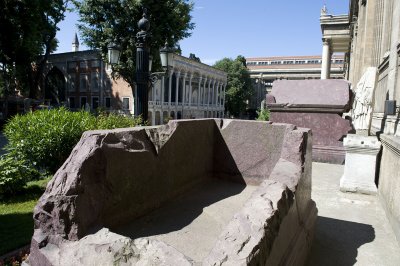 Istanbul Arch Museum june 2009 2547.jpg