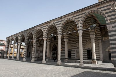 Behram Paşa Camii (Diyarbakır) 