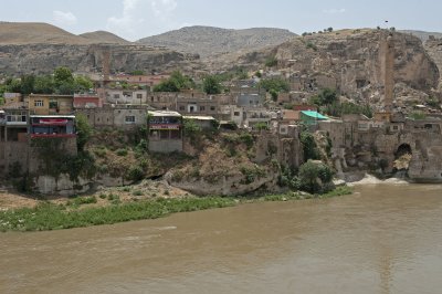 Hasankeyf June 2010 8279.jpg