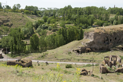 Ahlat June 2010 8698.jpg