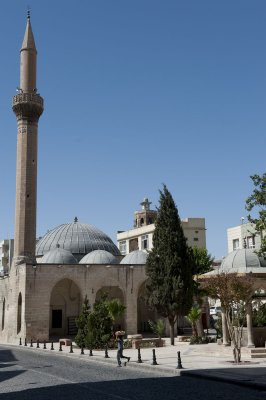 Sanliurfa Hüseyin Pasha Mosque June 2010 8921.jpg
