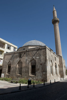 Sanliurfa Hüseyin Pasha Mosque June 2010 8924.jpg