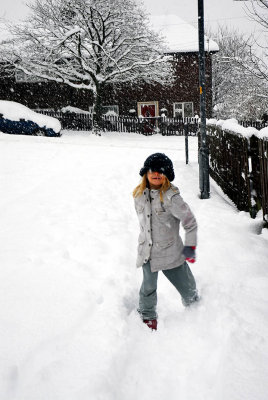 Playing in the deep snow of Mossley 2009