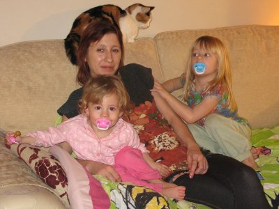 Joanna Amber Tia and the cat