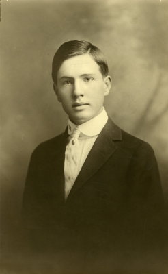 John M Price age 16 (1916).jpg