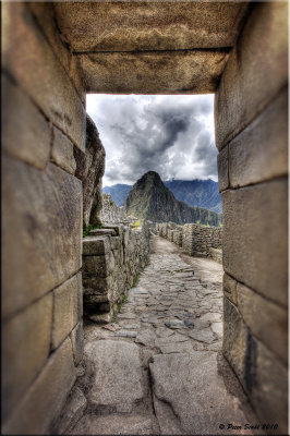 entrance Machu Pichu.jpg