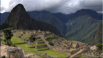 Machu Picchu pano cropped.jpg