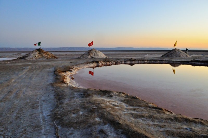Chott el-Jerid Salt Lake near Tozeur 2