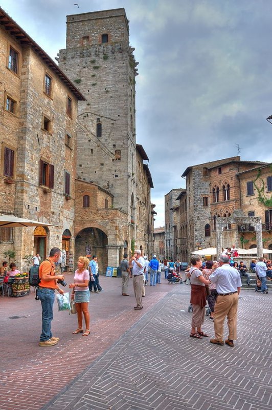 Piazza Cisterna
