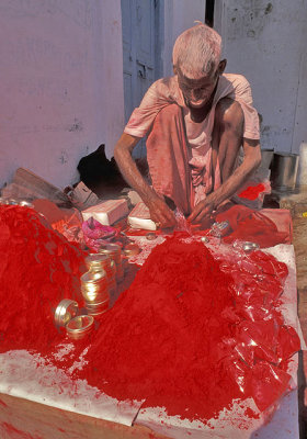 Bindi powder stall
