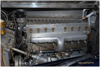 Bugatti moteur en ligne