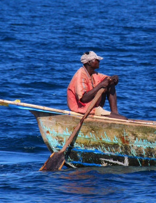 DSC_2447 Fisherman - Mozambique.JPG