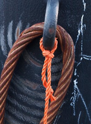 Steel rope to ship hook.jpg