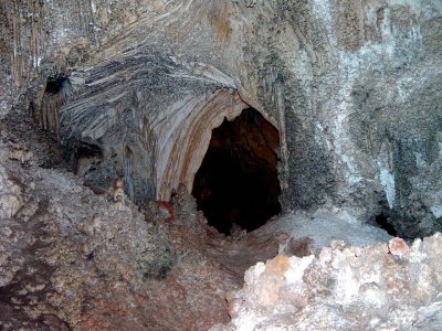 Carlsbad Cave Hole.jpg