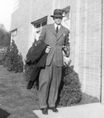 1941: Washington, DC. Dad, recently returned from duty in Hawaii.