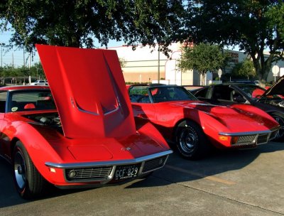 Hot Red Vettes