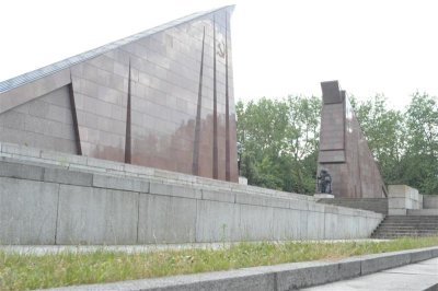Soviet war memorial cenotaph