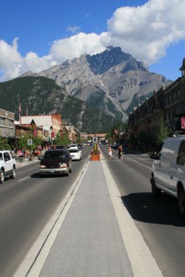 Banff's Main Street (IMG_1028.JPG)