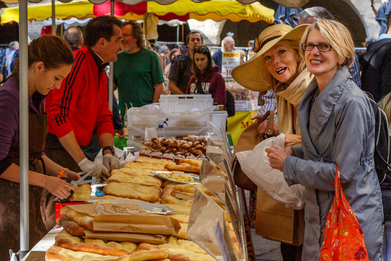 Uzs market