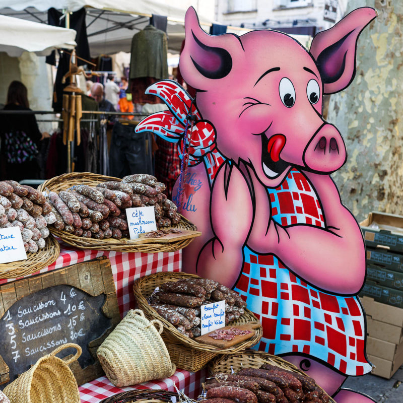 Uzs market