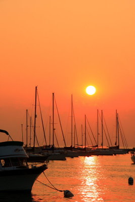 Monroe Harbor, dawn in Chicago