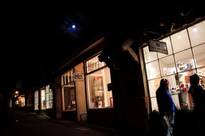 Blue Moon, Ocean Avenue, Carmel by the Sea, California