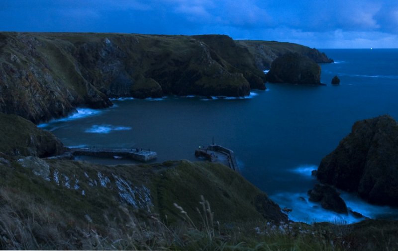 Mullion Dusk time exposure72.jpg