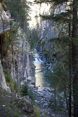 Canyon Walking Trail to Falls