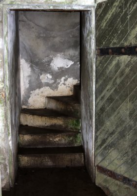 Fort Stevens stairs.jpg