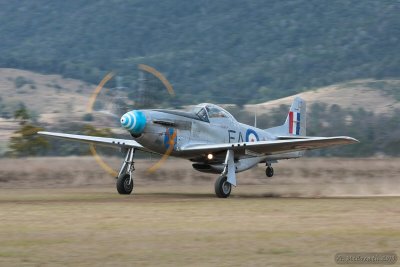 Watts Bridge 29 Aug 10 - P51D Mustang